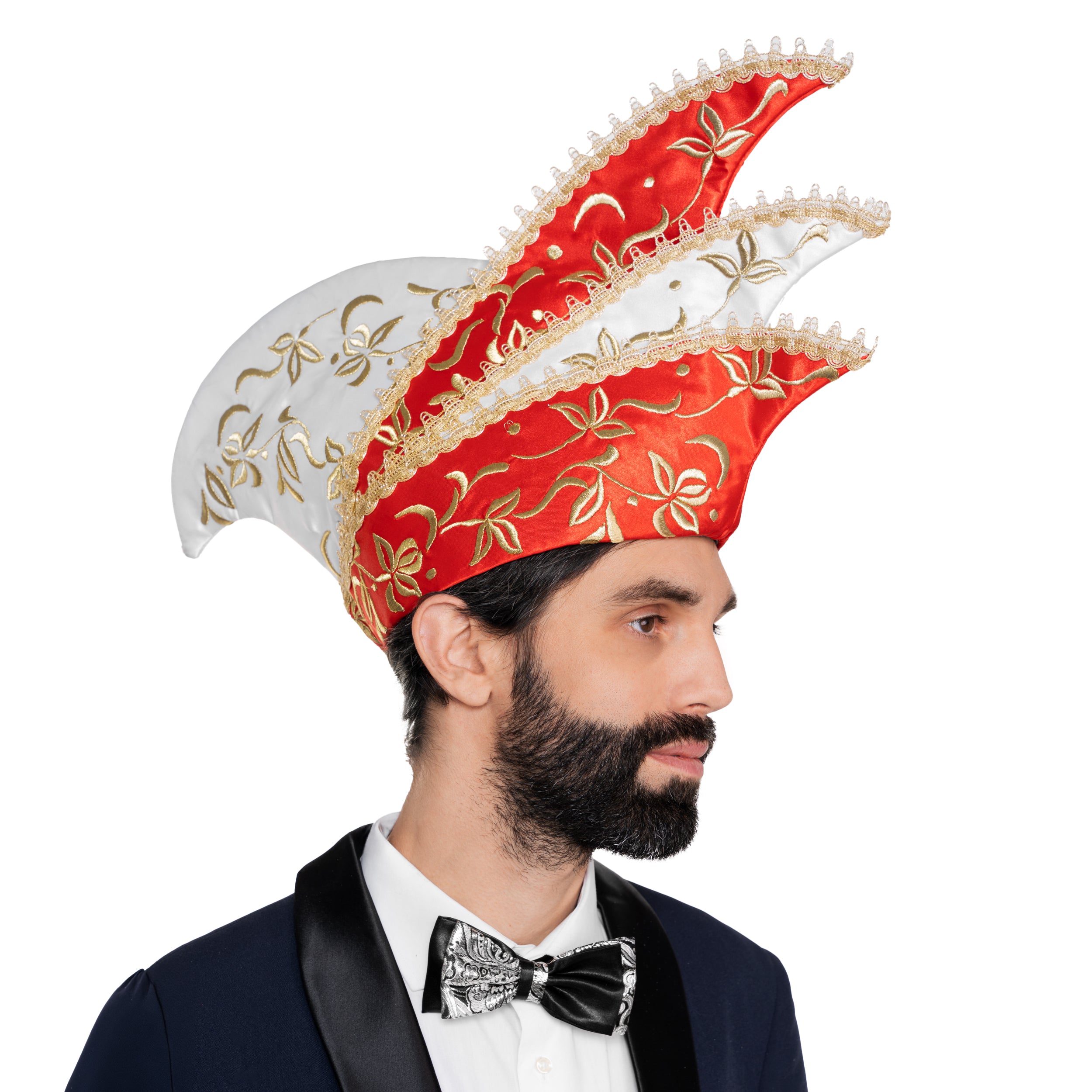 Komiteekappe rot-weiß mit floraler goldener Rankenstickerei und barocker Borte