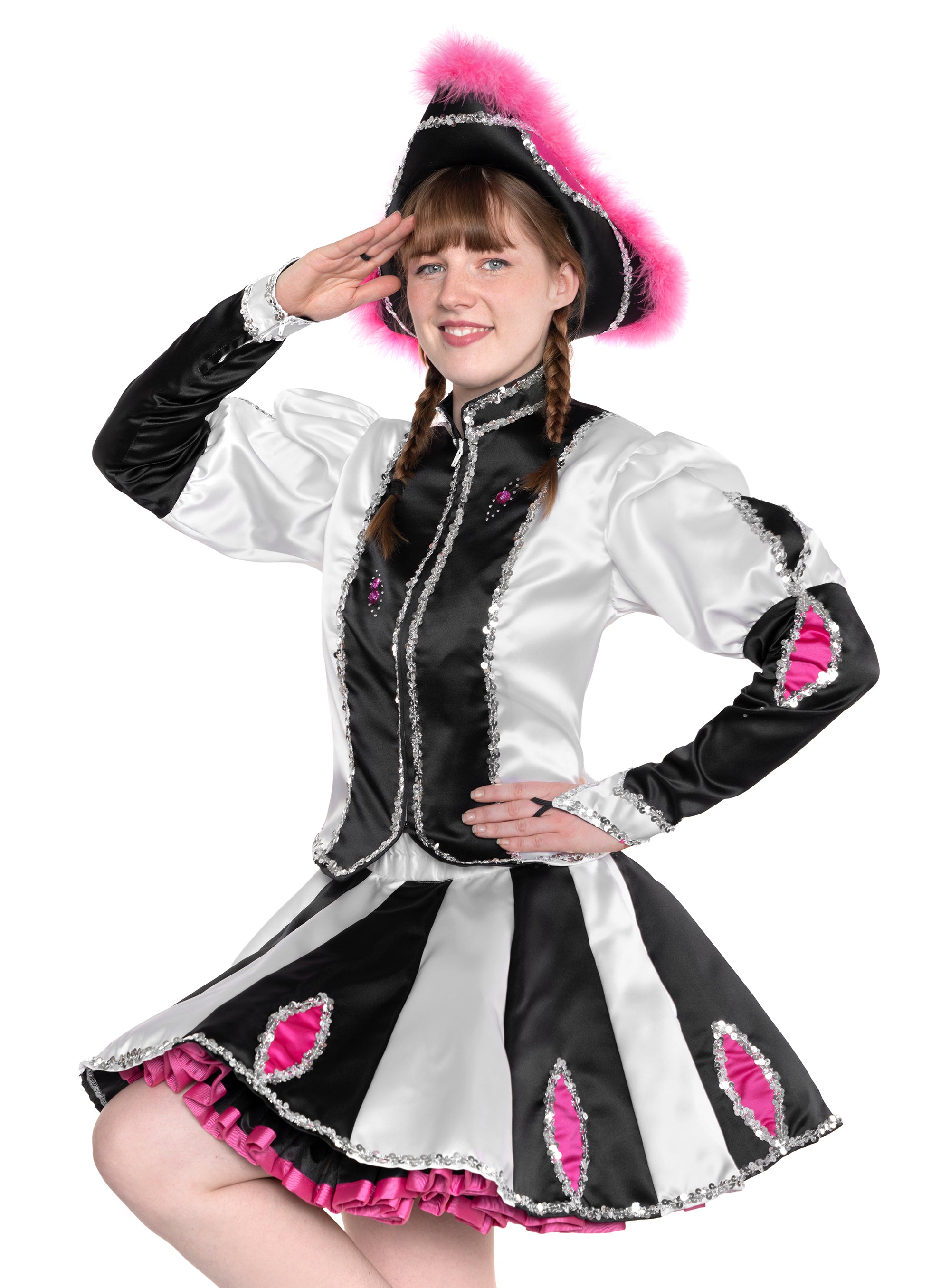 Gardekleid in Schwarzweiß mit rosa Blumenmotiven